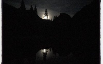 Moon ride over Yosemite Valley (iPhone), Half Dome to the right of the moon. #iphoneography