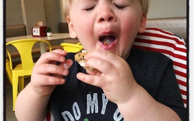 Brain freeze! Chai’s first ice cream cookie at @oxfordcanteen #oxfordcanteen #eatlikeyoumeanit