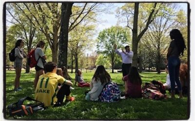 It was too beautiful outside for my Jour 500 class not to go outside into the Grove for the last 1/4 of class. #flexible #meekjournalism #meekjourno #iphoneography