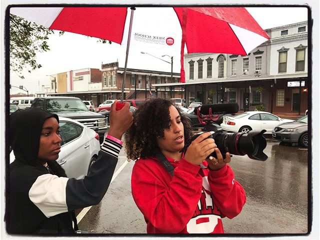 Teamwork in the rain. #umjourimc #lc2019 #mississippijourno